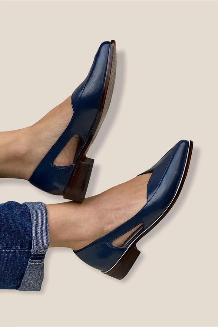 BALLET FLAT WITH SIDE CUTOUT
