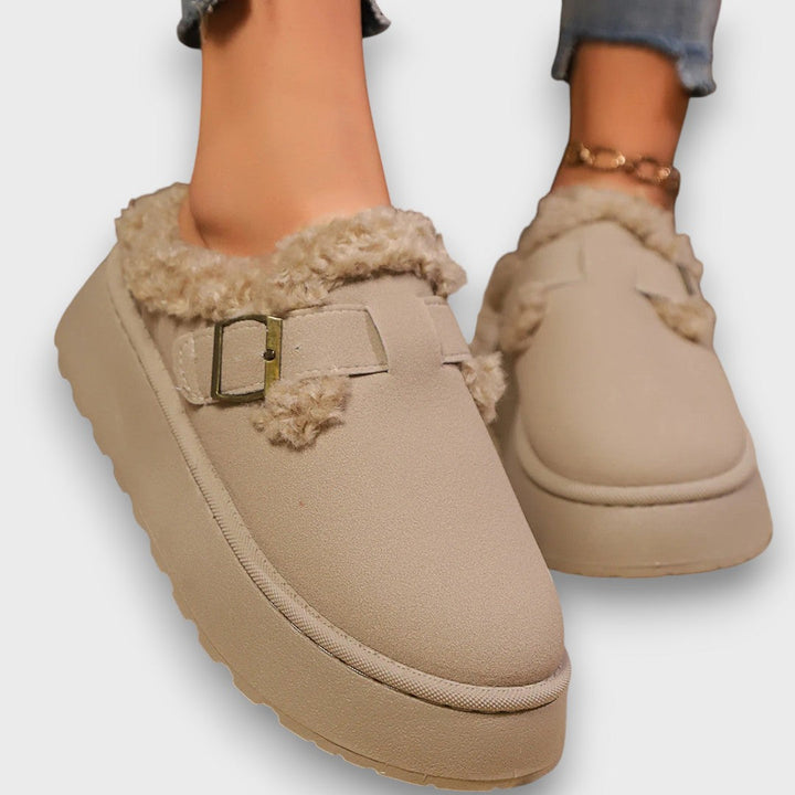Evanea – Fleece-lined platform buckle mules