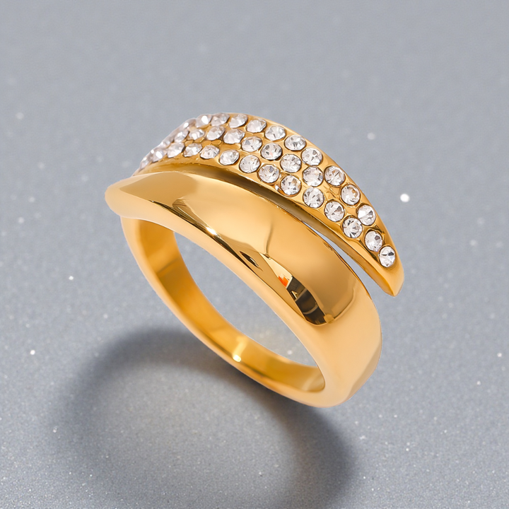 Élodie™ | Elegant ring with timeless feminine comfort