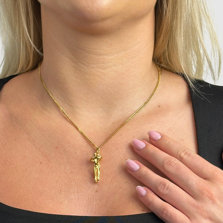 Améthysa™ – The Hug Necklace, a Symbol of Love and Tenderness