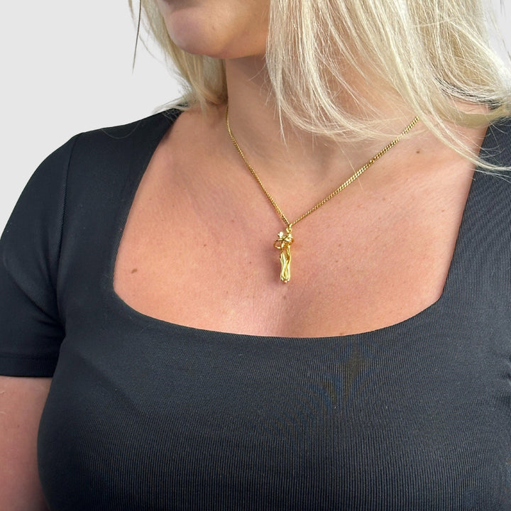 Améthysa™ – The Hug Necklace, a Symbol of Love and Tenderness